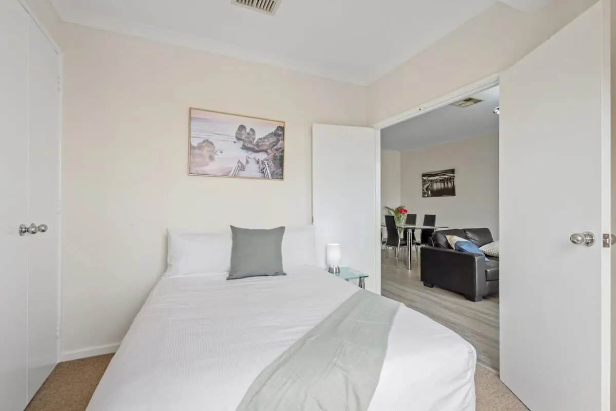 East Perth Apartment With Free Wi-Fi And Parking Australia