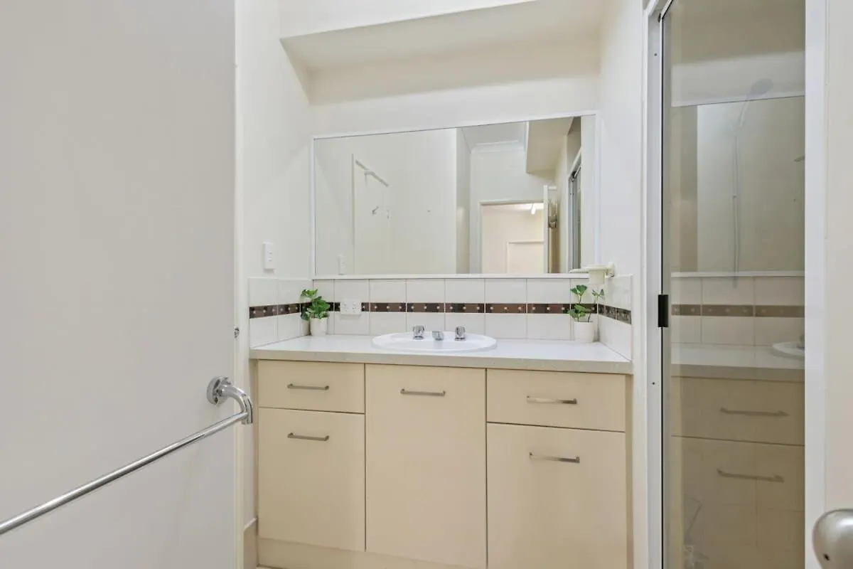 East Perth Apartment With Free Wi-Fi And Parking 0*,  Australia